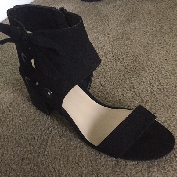 Shoes - Picture 2 of 4